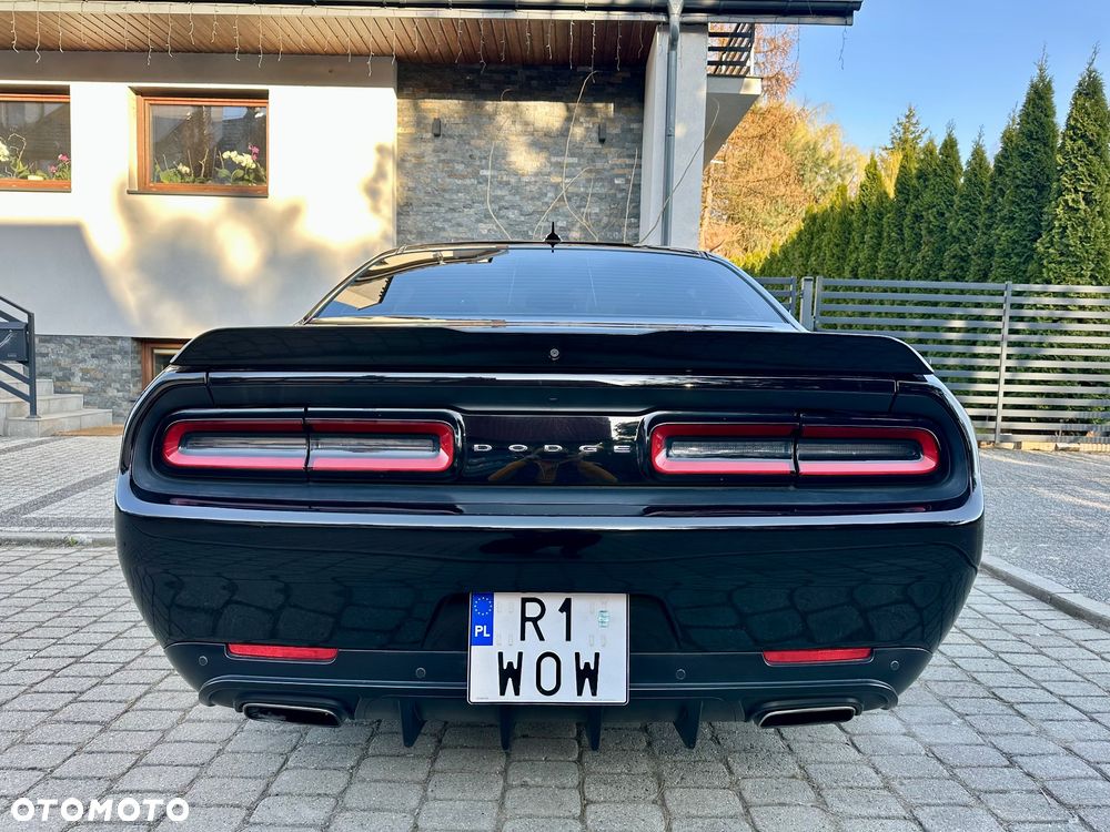 Dodge Challenger - 10