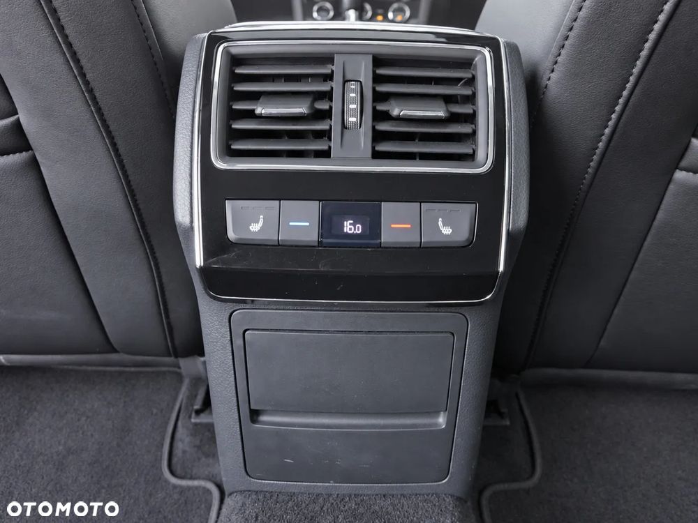 Skoda Superb 2.0 TDI SCR 4x4 L&K DSG - 33