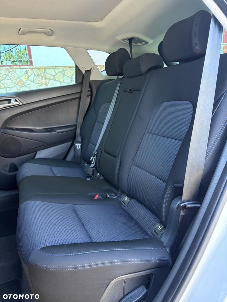 Hyundai Tucson blue 1.7 CRDi 2WD DCT Premium - 27