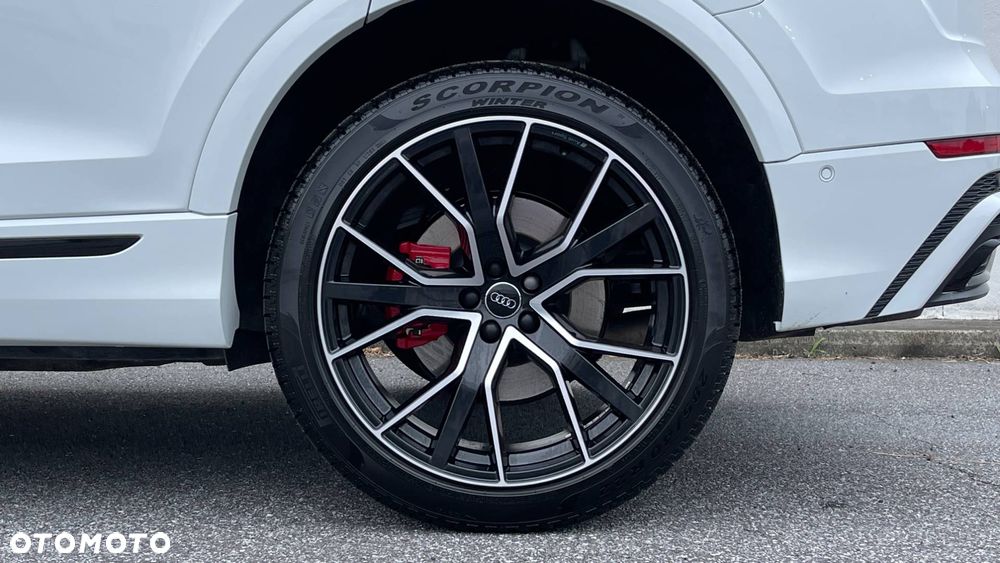 Audi Q8 - 32
