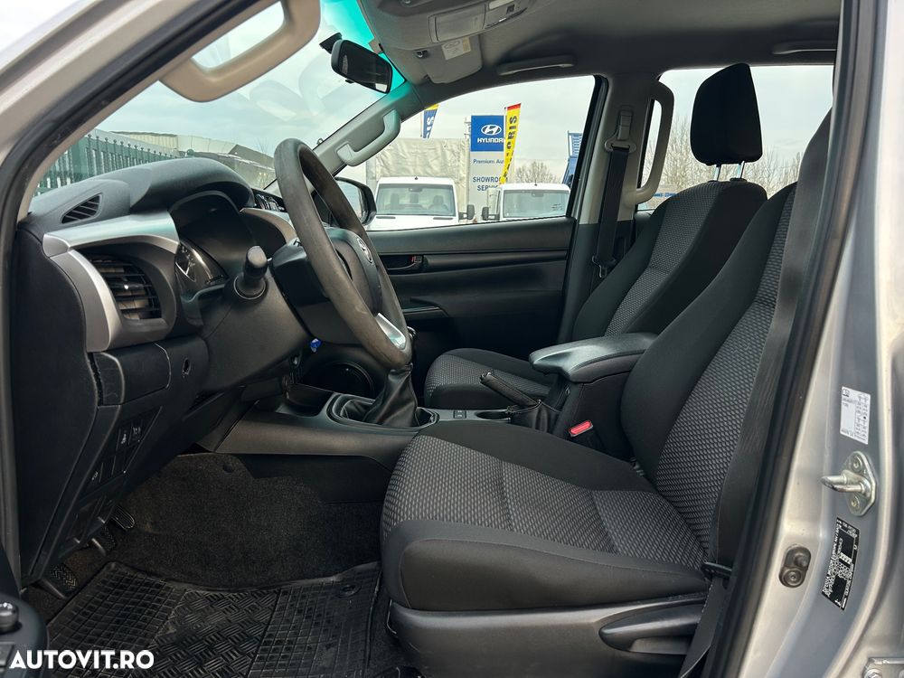 Toyota Hilux 2.4D 150CP 4x4 Double Cab 6MT Style - 15