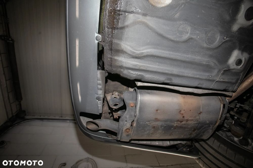 Lexus LS Prezydent - 36
