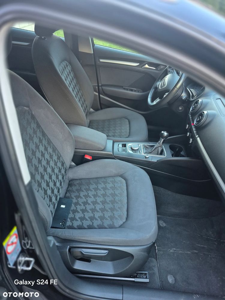 Audi A3 Sportback 1.6 TDI S line Sportpaket - 30