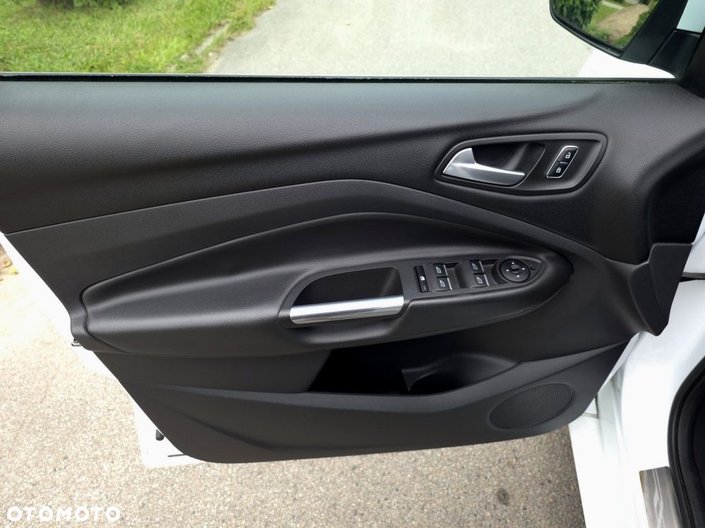 Ford Kuga 2.0 TDCi FWD Titanium - 18