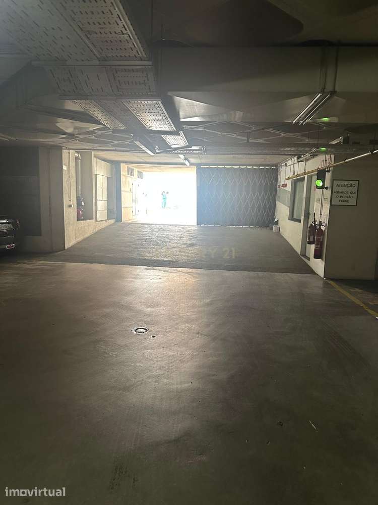 Parqueamento em zona prime de Lisboa ( Campolide ) - Grande imagem: 3/5