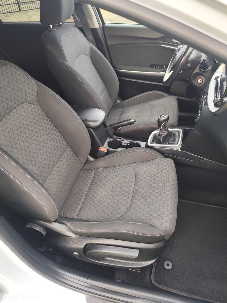 Kia Ceed 1.6 CRDi SCR L Business Line Plus - 15