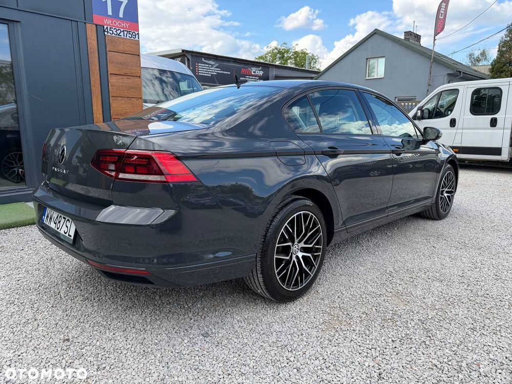 Volkswagen Passat - 8