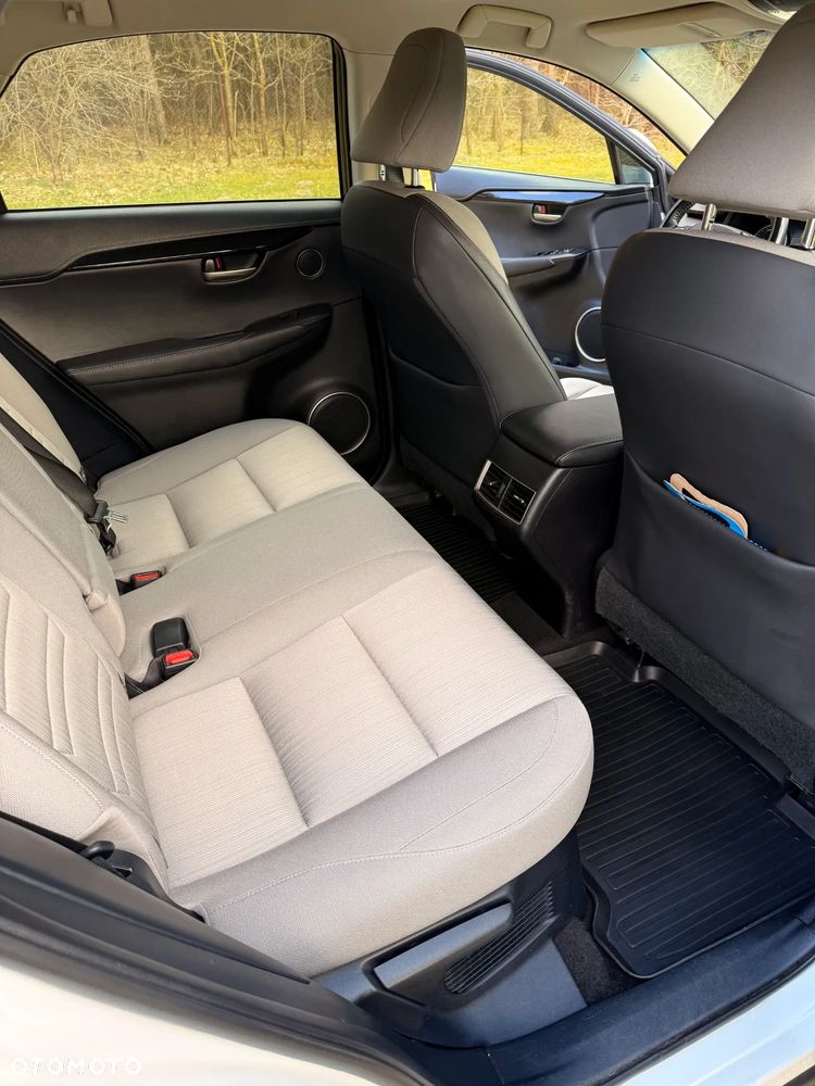 Lexus NX 300h Comfort AWD - 9