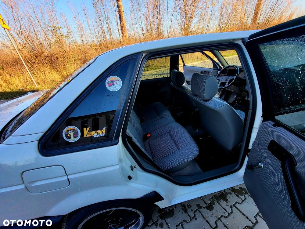 Volkswagen Passat 1.8 CL - 12