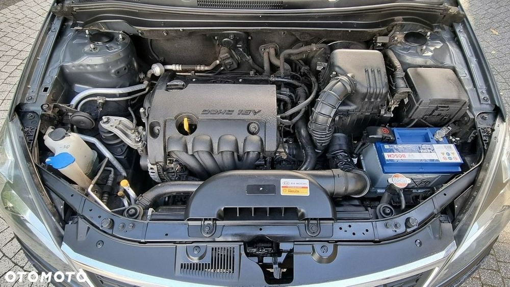Kia Ceed - 10