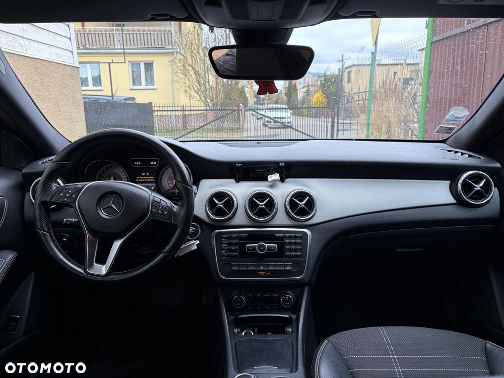 Mercedes-Benz GLA - 21