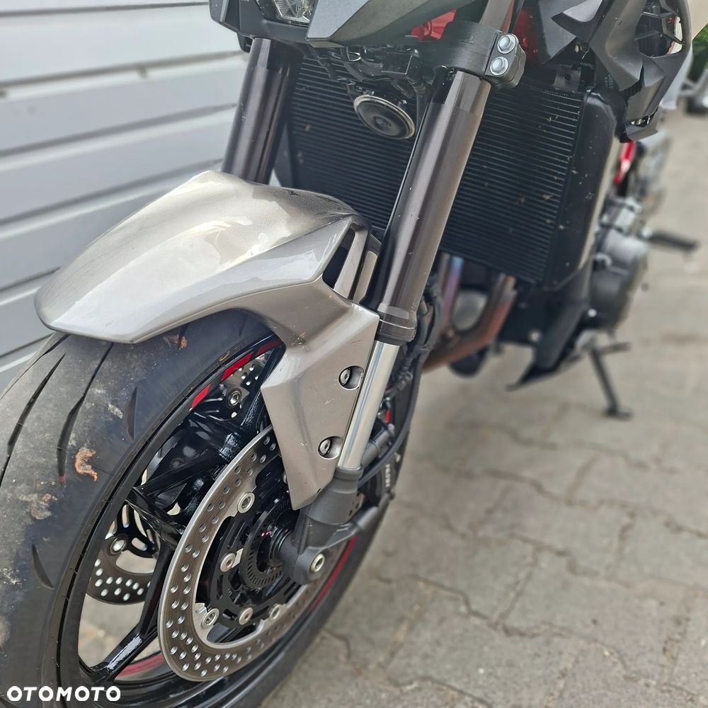 Kawasaki Z 900 - 10