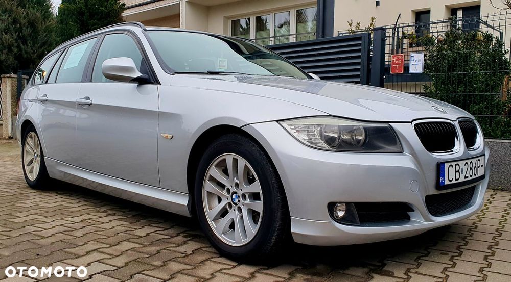 BMW Seria 3 320d DPF Efficient Dynamics Edition - 14