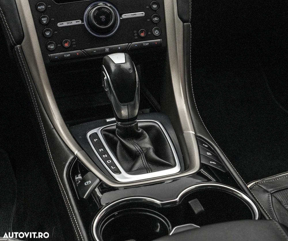 Ford Mondeo Vignale 2.0 Hybrid - 19