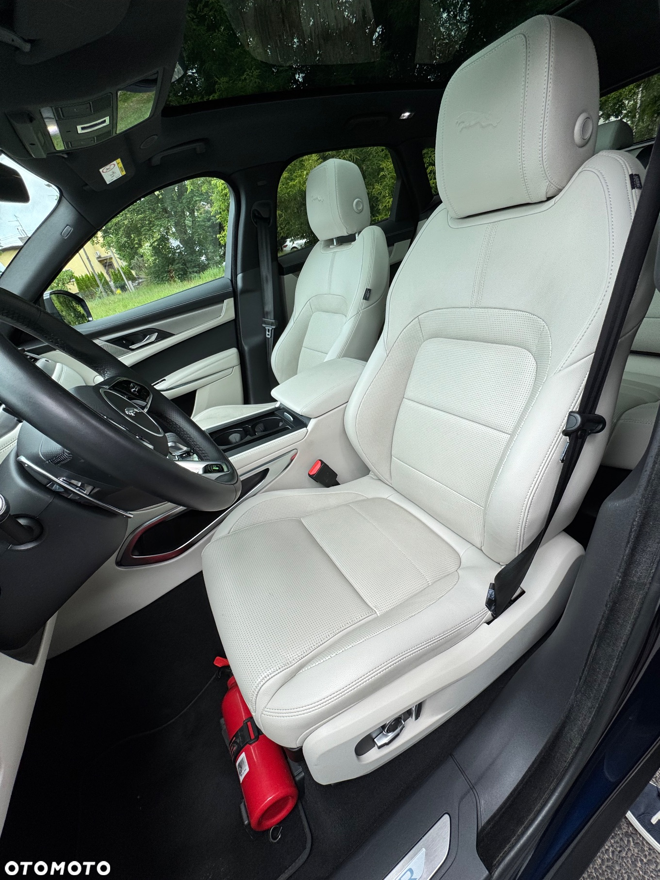 Jaguar F-Pace - 13