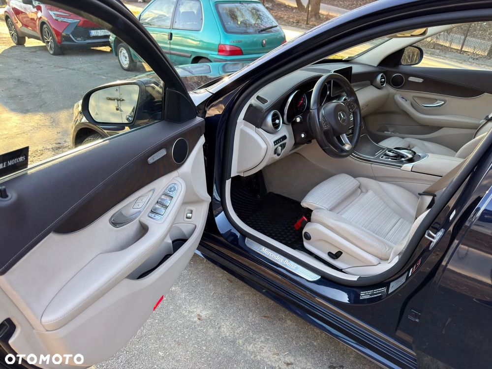 Mercedes-Benz Klasa C 200 4-Matic 9G-TRONIC - 10