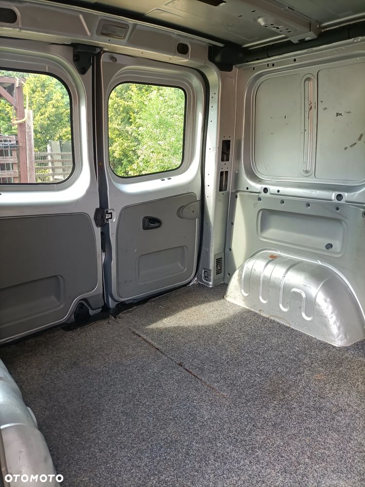Opel Vivaro - 9
