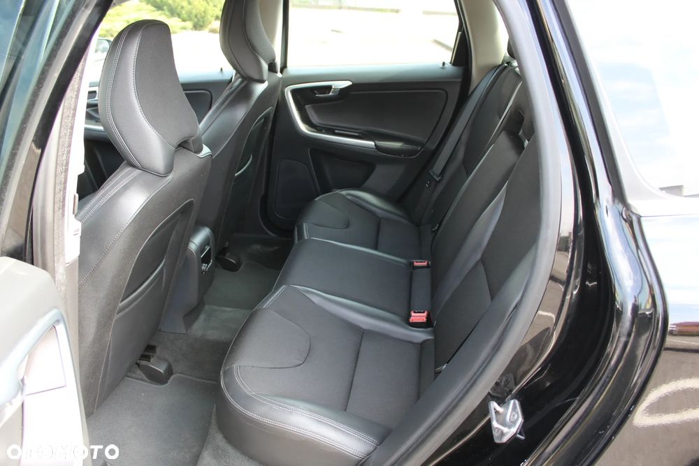 Volvo XC 60 D3 Momentum - 19