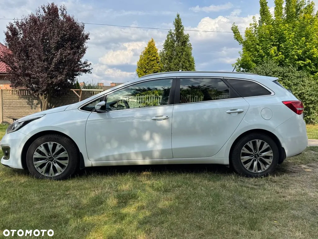 Kia Ceed - 4