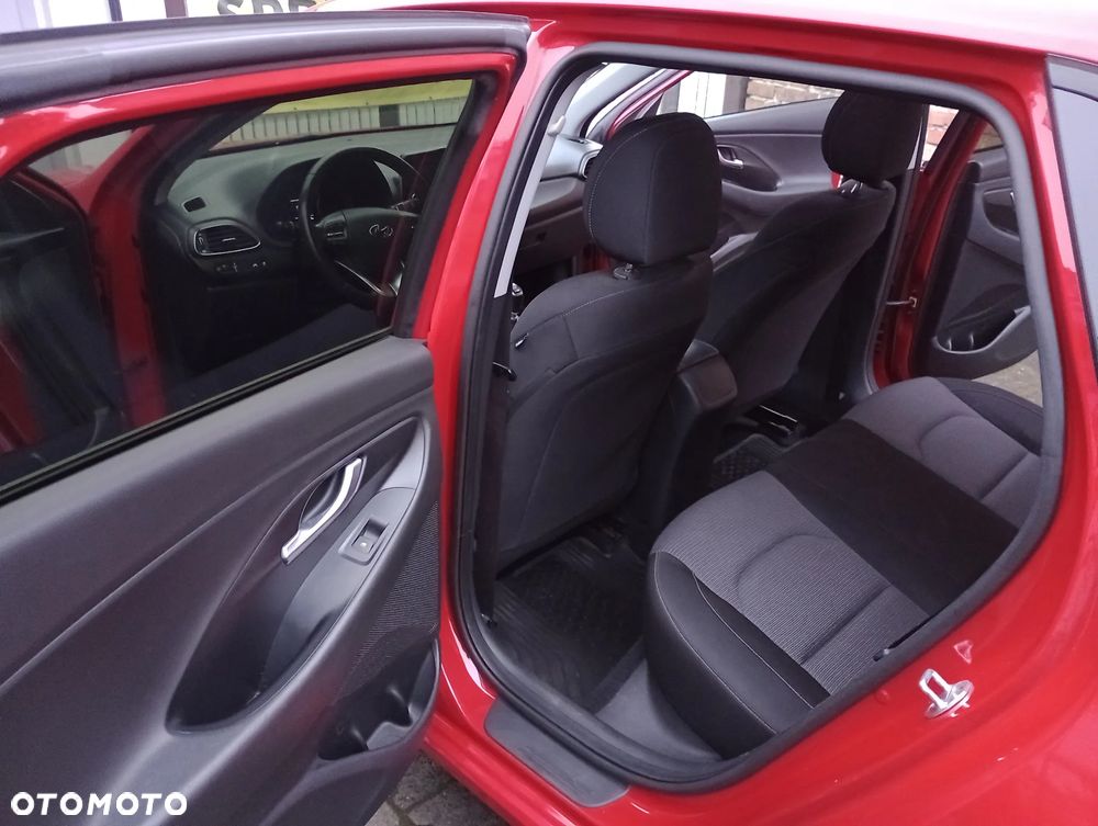 Hyundai i30 1.4 Premiere Comfort - 10