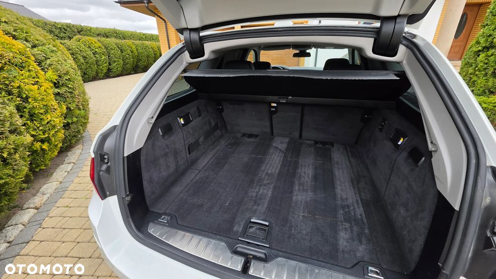 BMW Seria 5 530d xDrive Luxury Line - 7