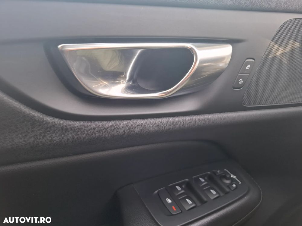 Volvo V60 B4 MHEV AT8 FWD Momentum - 8