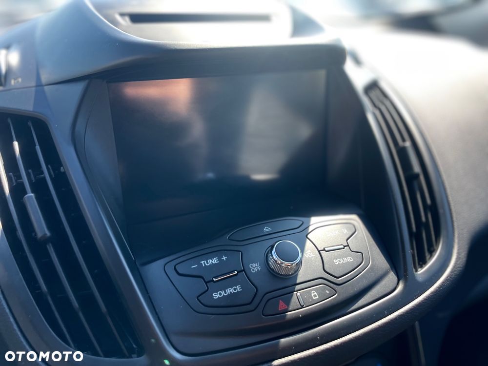 Ford Kuga 2.0 TDCi 2x4 Titanium - 27