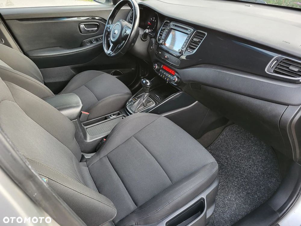 Kia Carens 1.7 CRDi 141 Dream Team Edition - 14