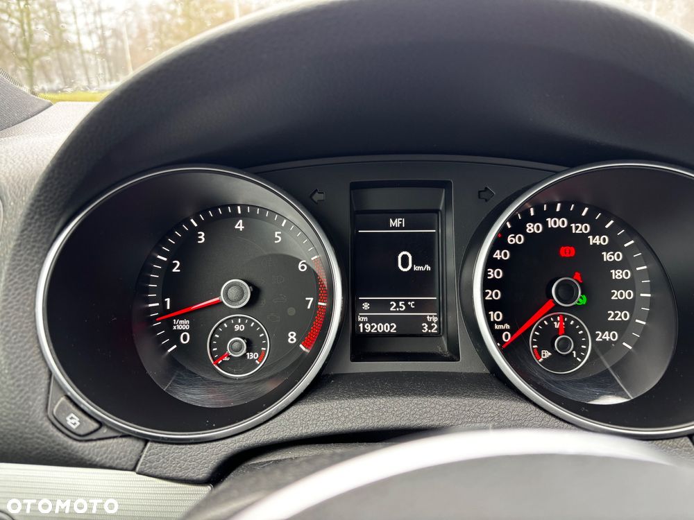 Volkswagen Golf - 10