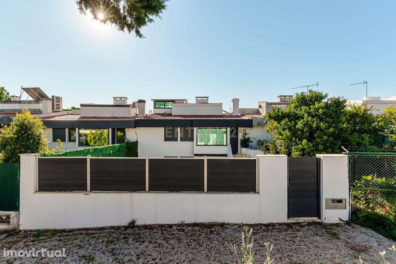 Luxuosa Moradia T4 em Alfragide, Amadora - 307m² - Grande imagem: 2/60