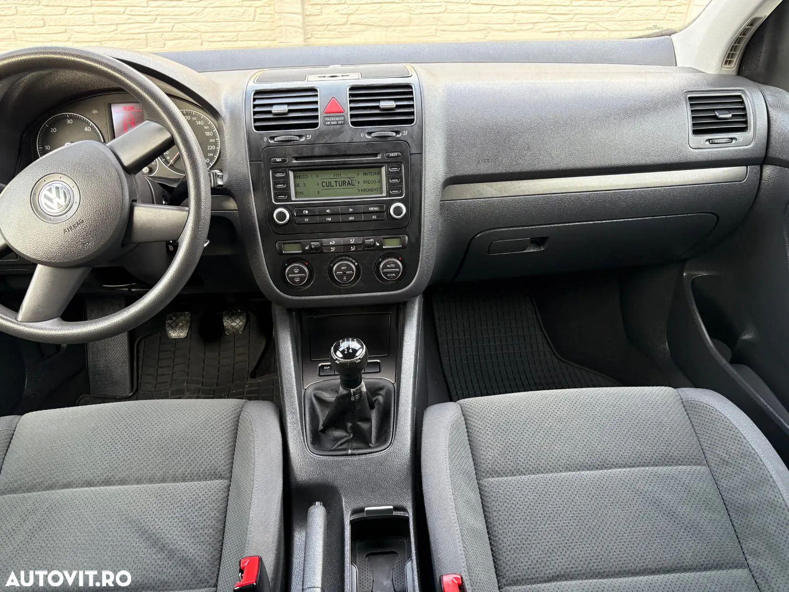 Volkswagen Golf - 14