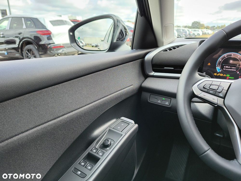 Volkswagen T-Roc - 16