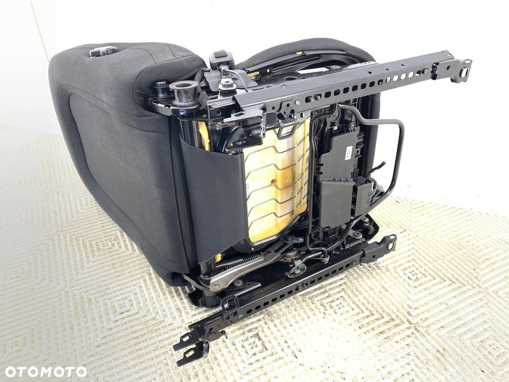 FOTEL LEWY PRZÓD - 269.00 PLN - VOLVO V40 liftback (525, 526) 2012 - 2022 T3 GTDi 110 kW [150 KM] - 6