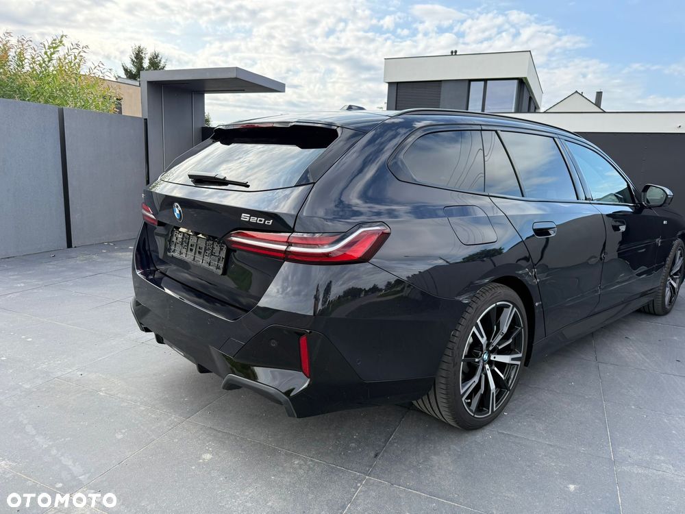 BMW Seria 5 520d xDrive Touring - 32