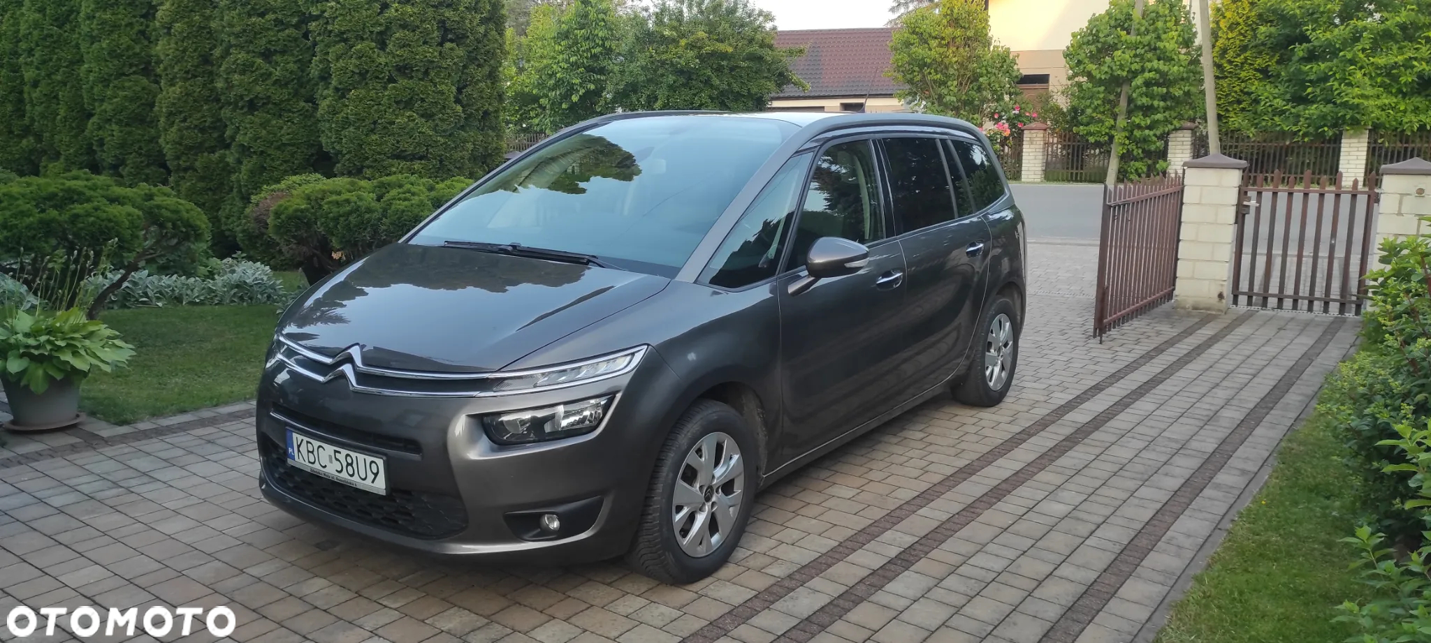 Citroën C4 Grand Picasso e-HDi 115 Attraction - 2