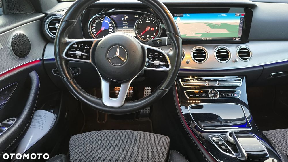 Mercedes-Benz Klasa E - 17