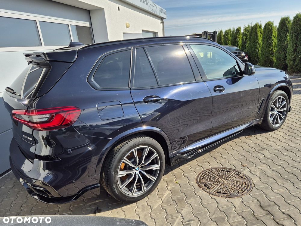 BMW X5 xDrive50i Sport-Aut - 3