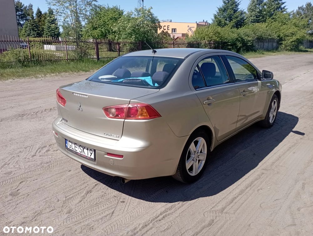 Mitsubishi Lancer 1.8 Invite - 5