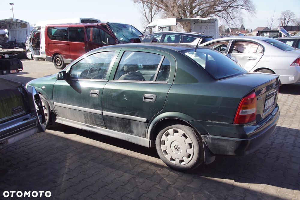 Auto na części - Opel Astra G II 1.6 8V 84 KM Z16SE F13 42U 2001R Silnik Skrzynia Drzwi Maska Zderzak Błotnik Klapa Lusterko Lampa Klamka Szyba Deska Kokpit Sterownik Moduł Czujnik Licznik Panel Kierownica - 7