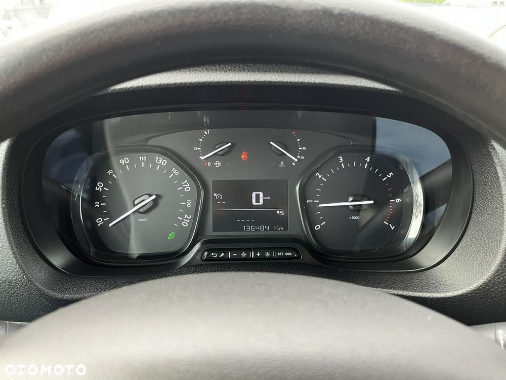 Opel Vivaro - 17