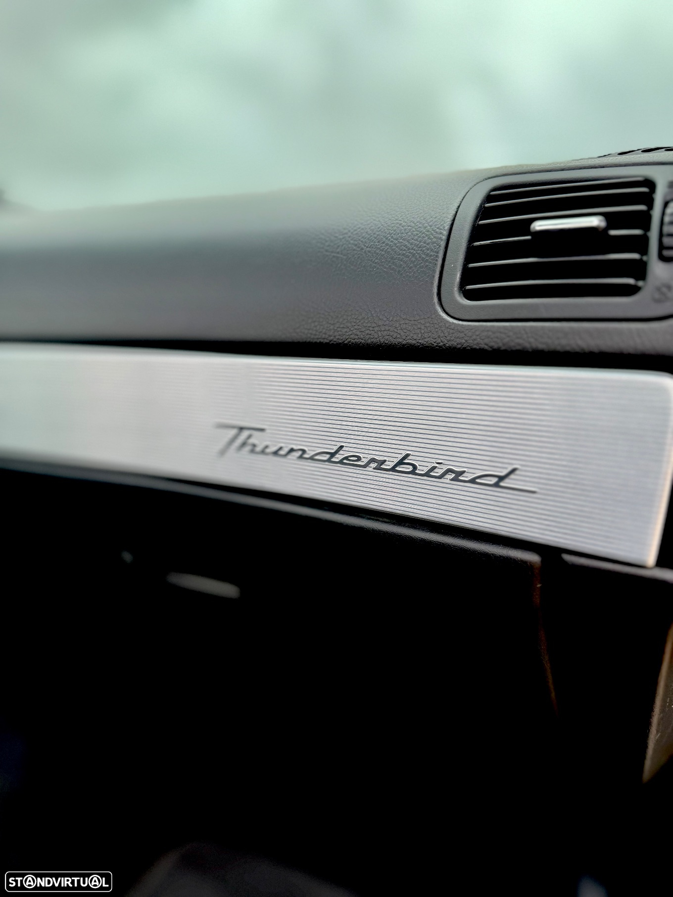 Ford Thunderbird - 8