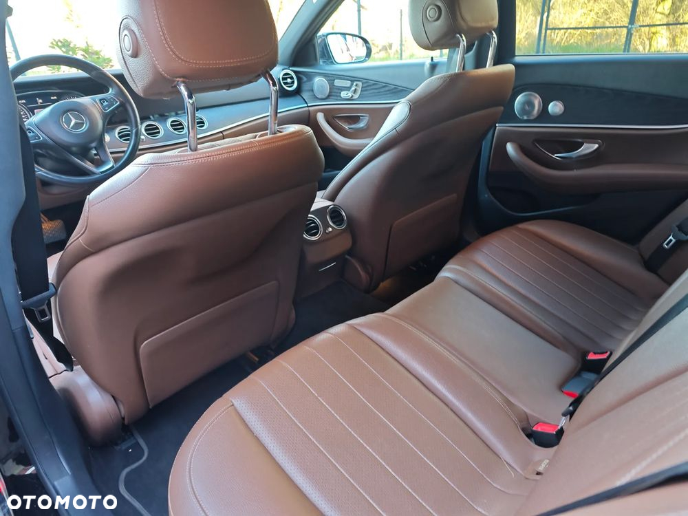 Mercedes-Benz Klasa E 300 9G-TRONIC Avantgarde - 19