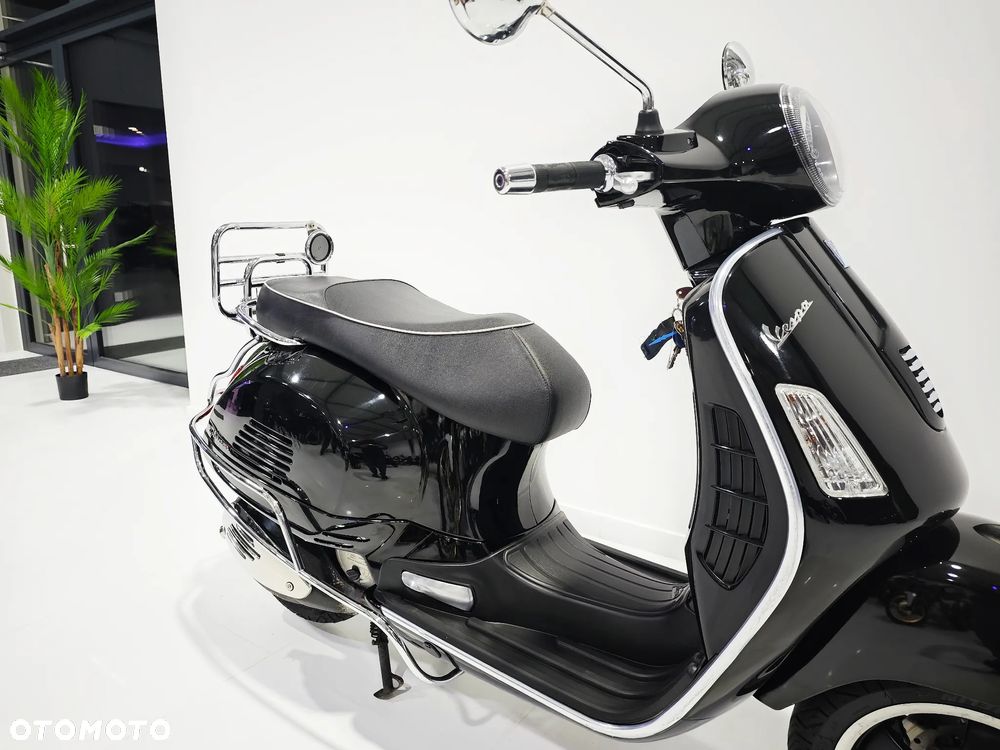 Vespa GTS - 9