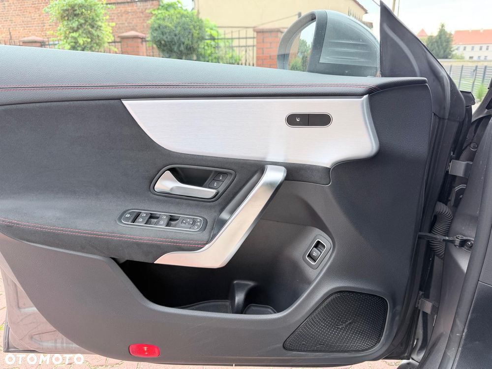 Mercedes-Benz CLA AMG 35 4-Matic 7G-DCT - 15