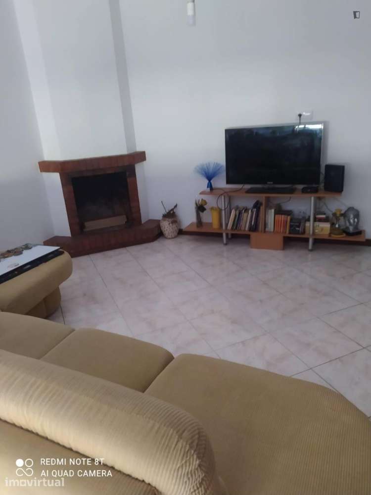 Quarto - localizado em Guimaraes - Grande imagem: 5/15