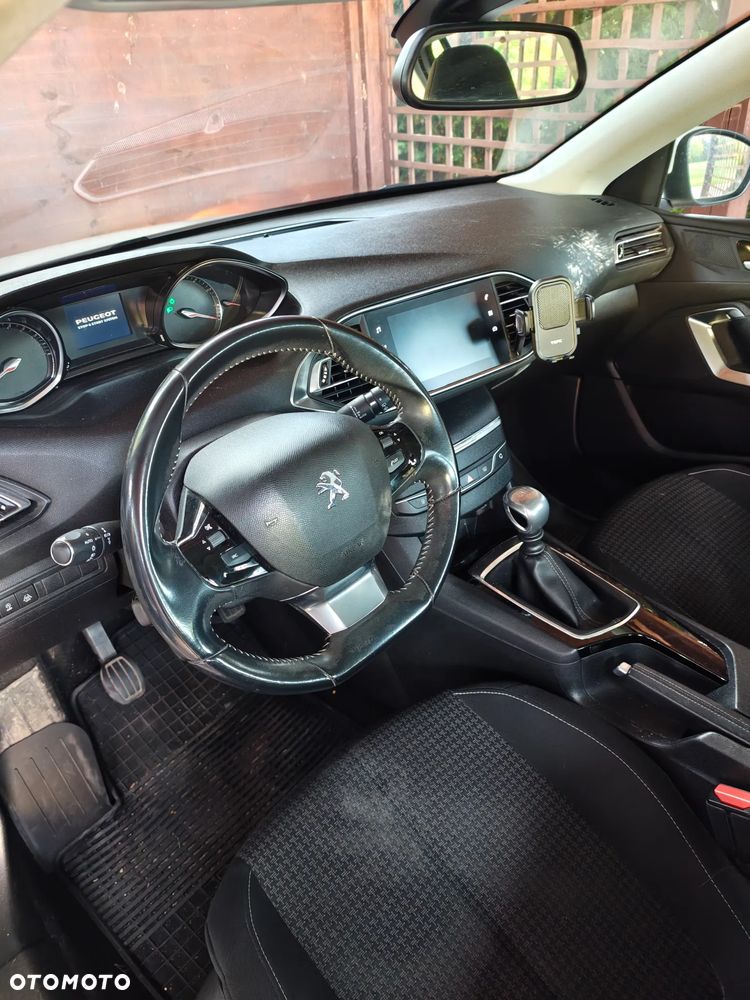 Peugeot 308 1.2 PureTech Active S&S - 5
