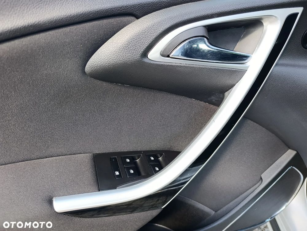 Opel Astra GTC 1.6 Turbo Edition - 11