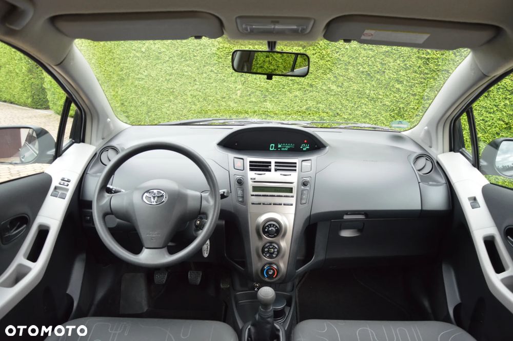 Toyota Yaris - 15
