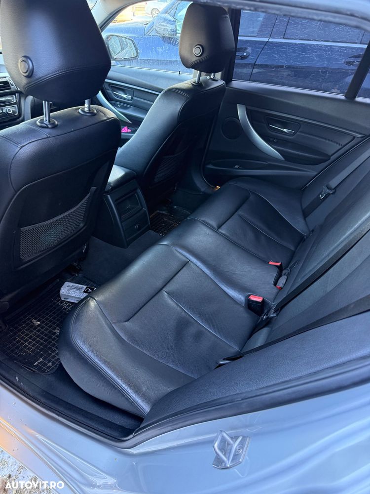 BMW Seria 3 320d xDrive Aut. - 7