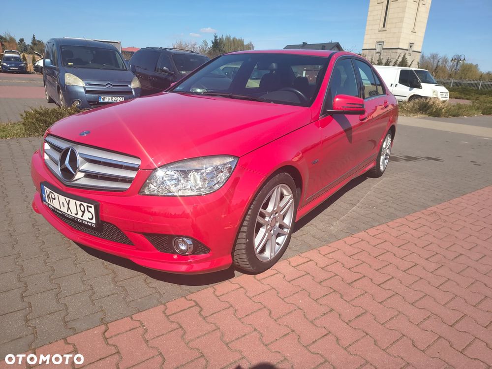 Mercedes-Benz Klasa C 250 CGI BlueEff Avantgarde - 29